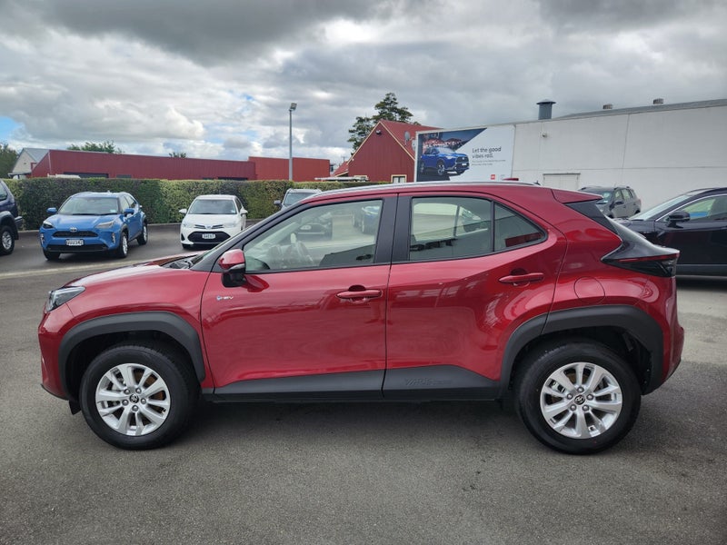 2025 Toyota Yaris Cross GX 1.5P Hybrid FWD Auto... image 4