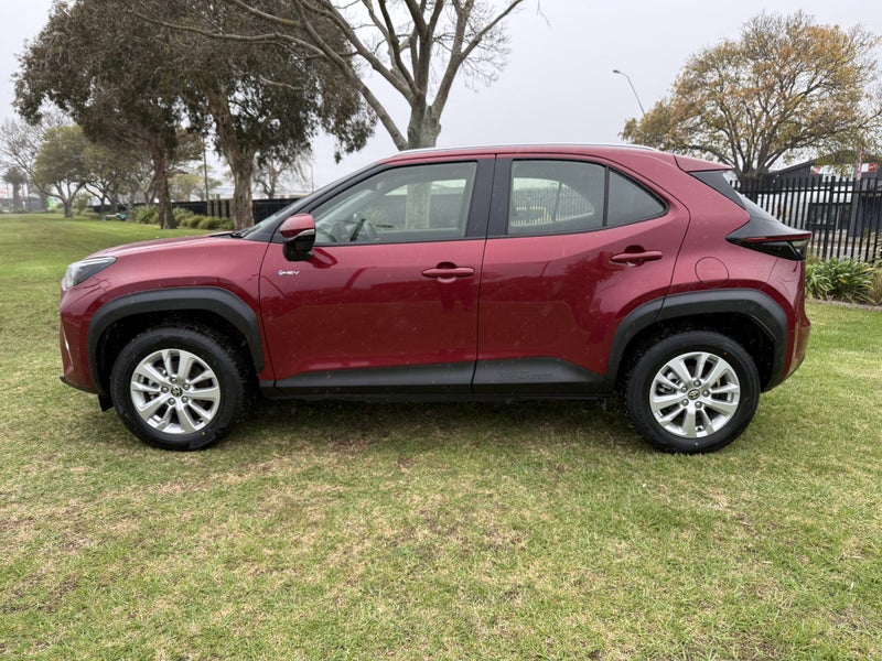 2025 Toyota Yaris Cross GX 1.5P Hybrid FWD Auto... image 5