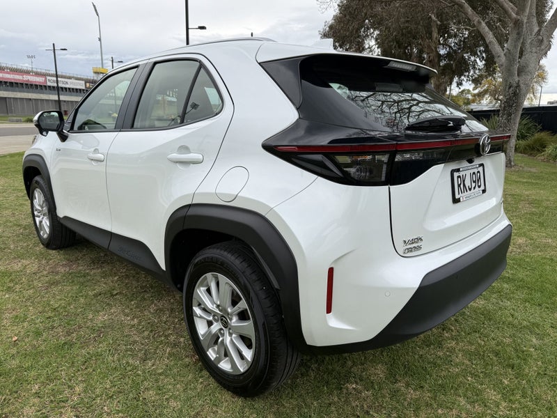 2025 Toyota Yaris Cross GX 1.5P Hybrid FWD Auto... image 5