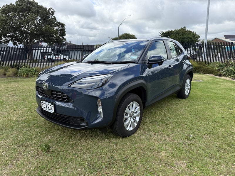 2025 Toyota Yaris Cross GX 1.5P Hybrid FWD Auto... image 3