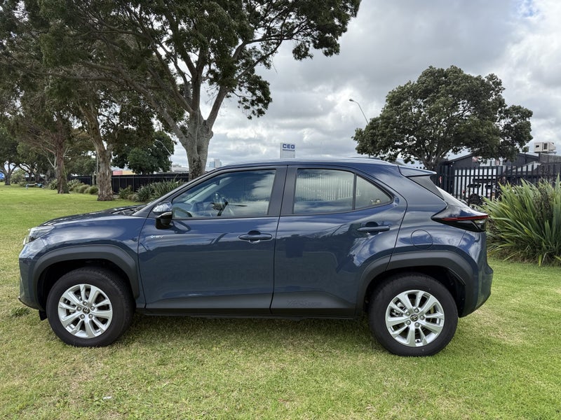 2025 Toyota Yaris Cross GX 1.5P Hybrid FWD Auto... image 4