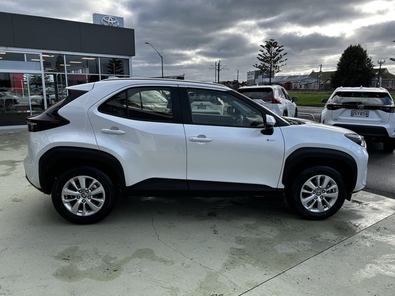 2025 Toyota Yaris Cross GX 1.5P Hybrid FWD Auto... image 5