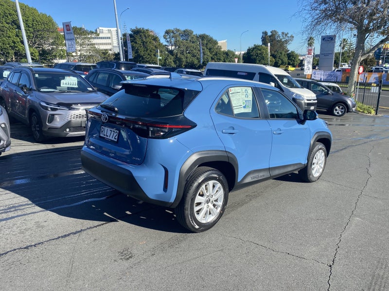 2025 Toyota Yaris Cross GX 1.5P Hybrid SUV image 2