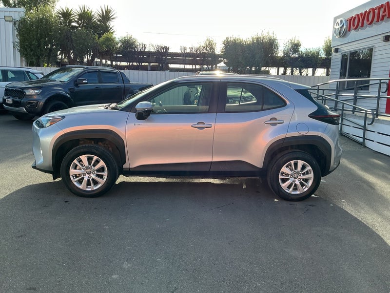 2025 Toyota Yaris Cross GX 1.5P Hybrid SUV image 5