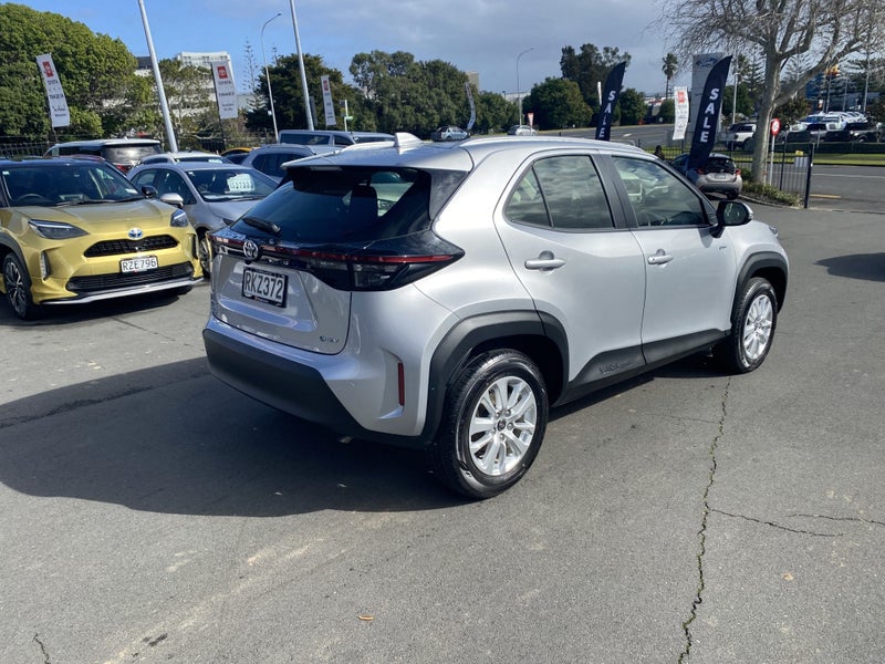 2025 Toyota Yaris Cross GX 1.5P Hybrid SUV image 2