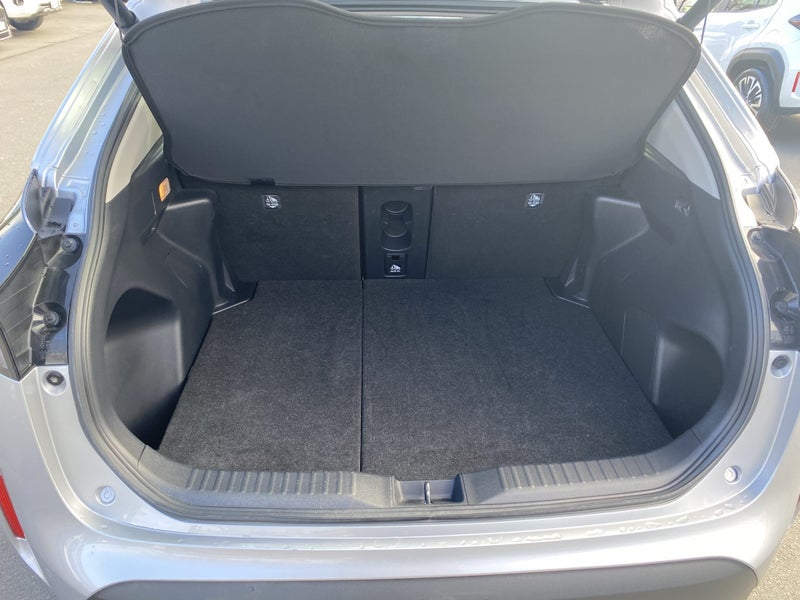 2025 Toyota Yaris Cross GX 1.5P Hybrid SUV image 4