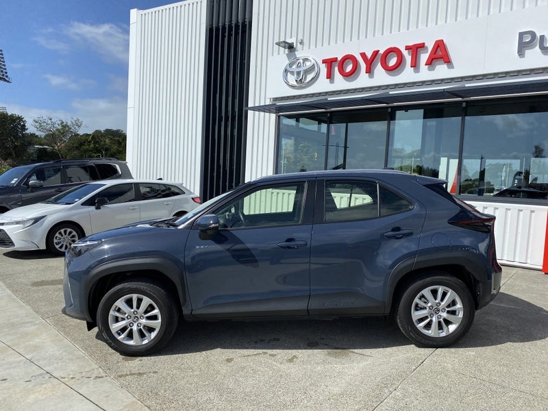 2025 Toyota Yaris Cross GX 1.5P HYBRID SUV image 2