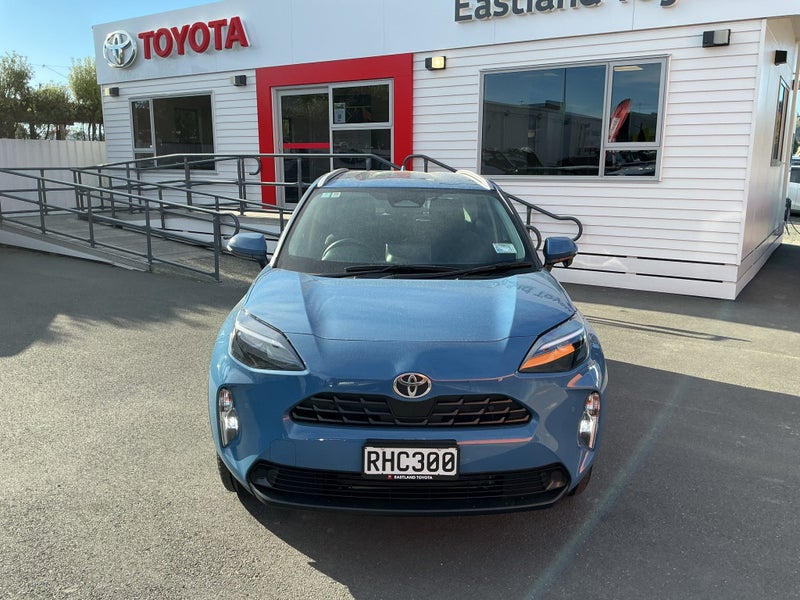 2025 Toyota Yaris Cross GX 1.5P Hybrid SUV image 2