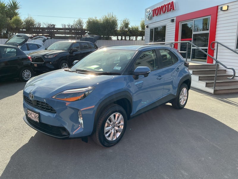 2025 Toyota Yaris Cross GX 1.5P Hybrid SUV image 3