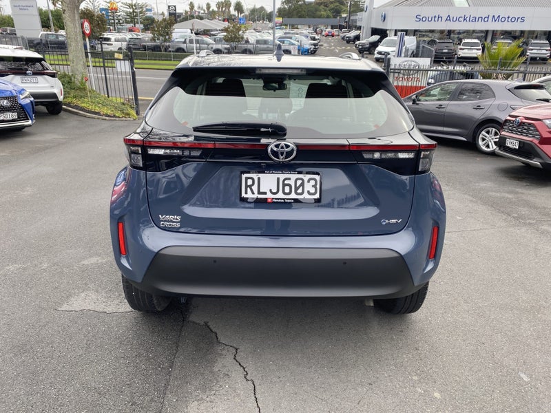 2025 Toyota Yaris Cross GX 1.5P Hybrid SUV image 3