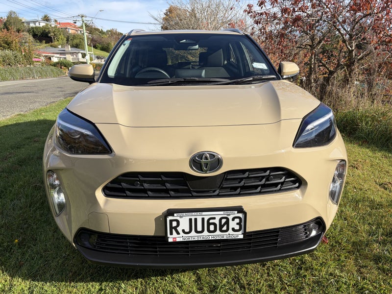 2025 Toyota Yaris Cross GX image 2
