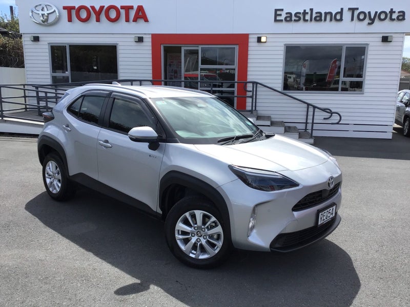 2025 Toyota Yaris Cross GX Hybird image 1