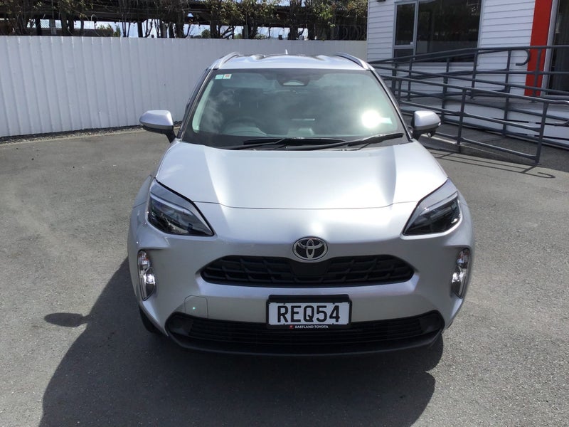 2025 Toyota Yaris Cross GX Hybird image 2