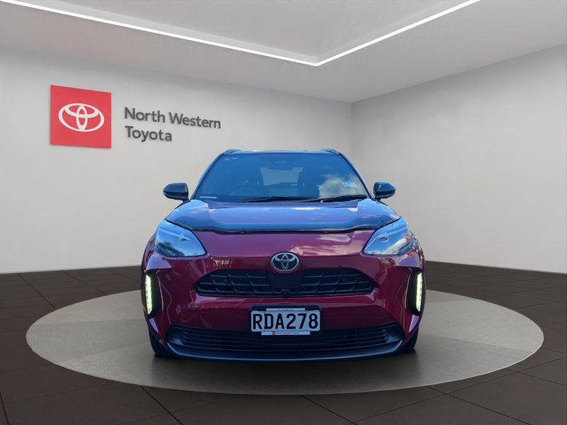 2025 Toyota Yaris Cross Limited 1.5L Hybrid 2WD... image 2