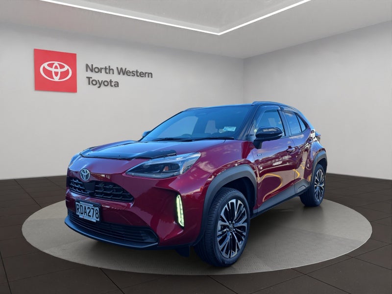 2025 Toyota Yaris Cross Limited 1.5L Hybrid 2WD... image 3