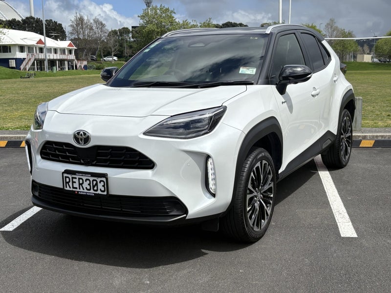 2025 Toyota Yaris Cross Limited 1.5L Petrol HYB... image 3