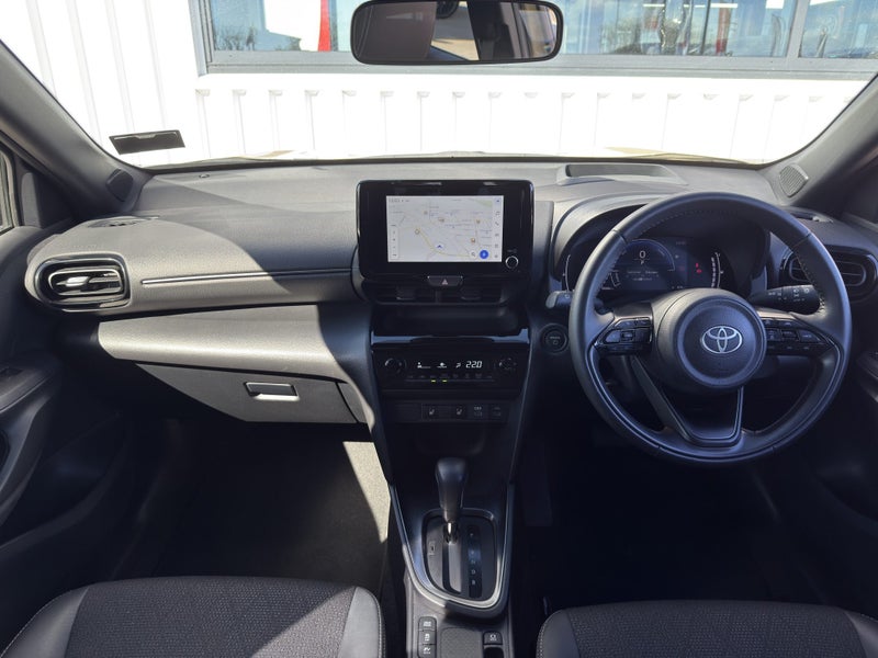2025 Toyota Yaris Cross Limited 1.5P HEV image 2