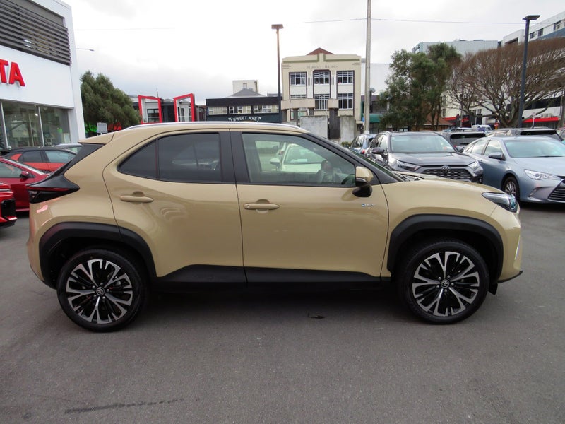 2025 Toyota Yaris Cross Limited 1.5P HEV ECVT F... image 3