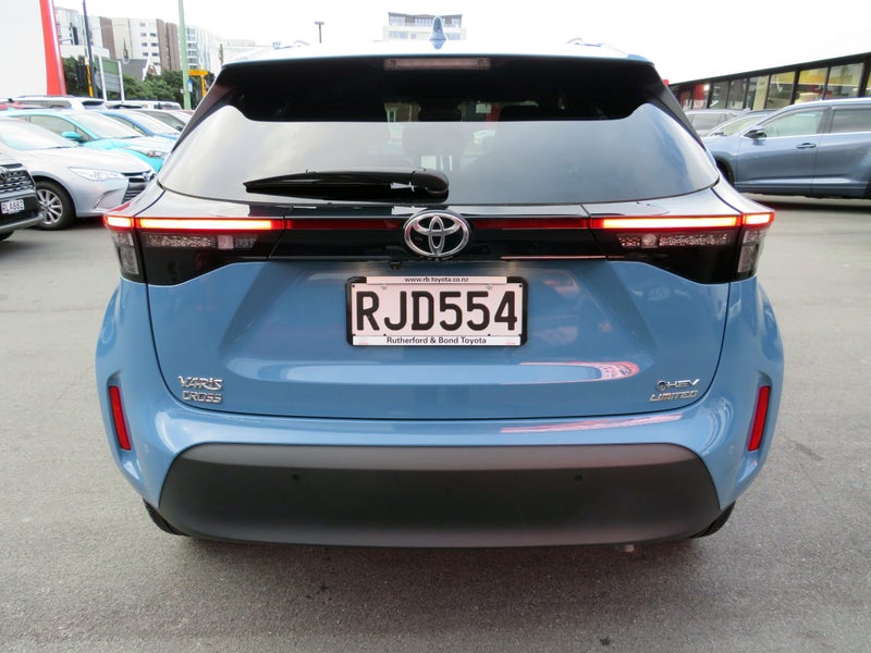 2025 Toyota Yaris Cross Limited 1.5P Hybrid ECV... image 5