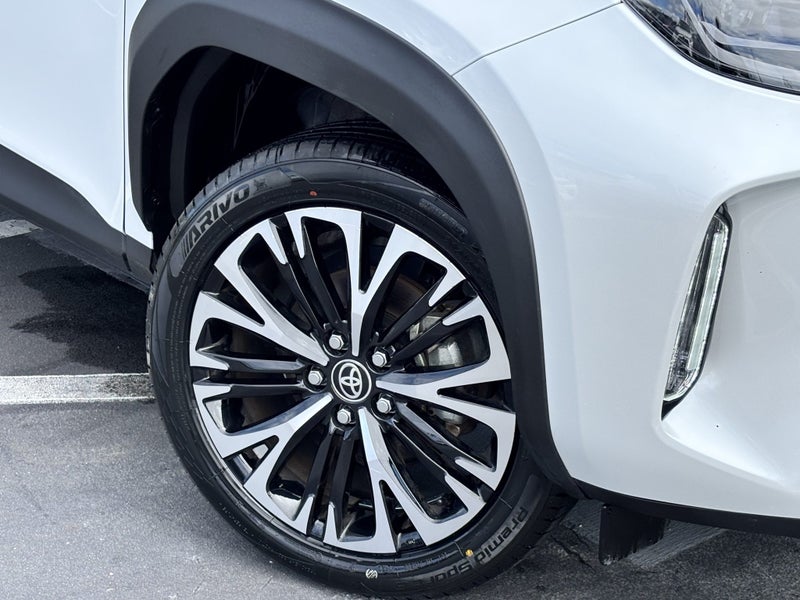 2025 Toyota Yaris Cross Limited 1.5P HYBRID LUX... image 5