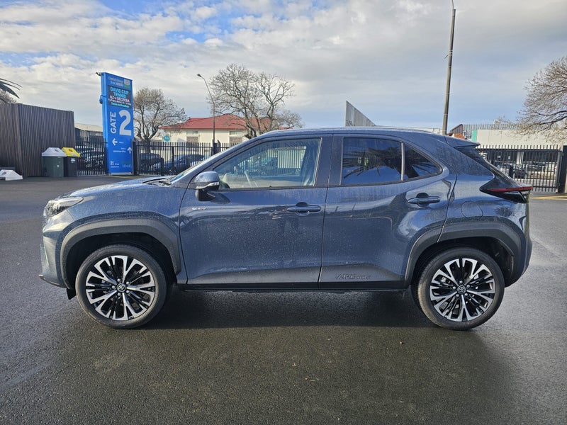 2025 Toyota Yaris Cross Limited 1.5P Hybrid SUV... image 5