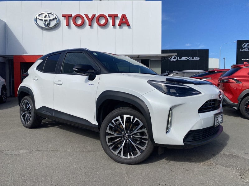 2025 Toyota Yaris Cross Limited Hybrid image 1