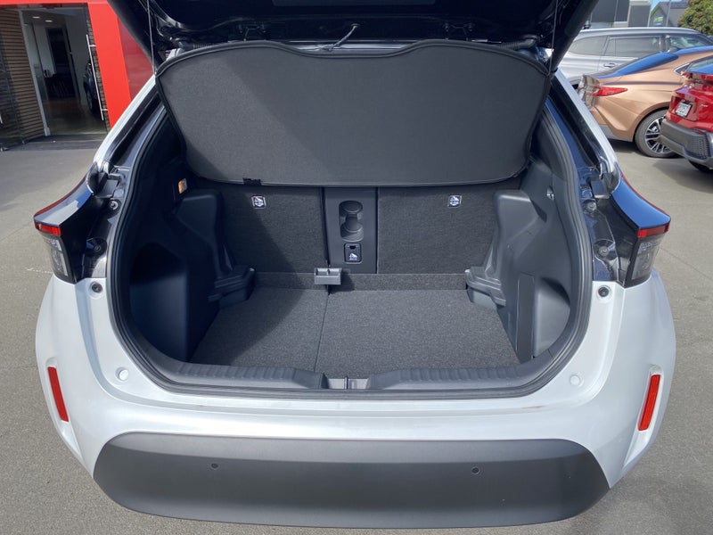 2025 Toyota Yaris Cross Limited Hybrid image 5