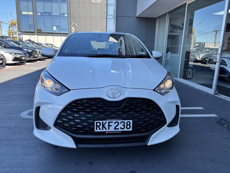 2025 Toyota Yaris GX 1.5 HYBRID ECONOMICAL HATCH image 4