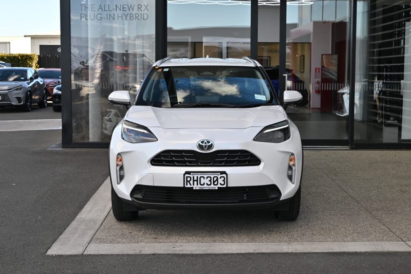 2025 Toyota Yaris GX 1.5 Petrol Hybrid FWD SUV image 5