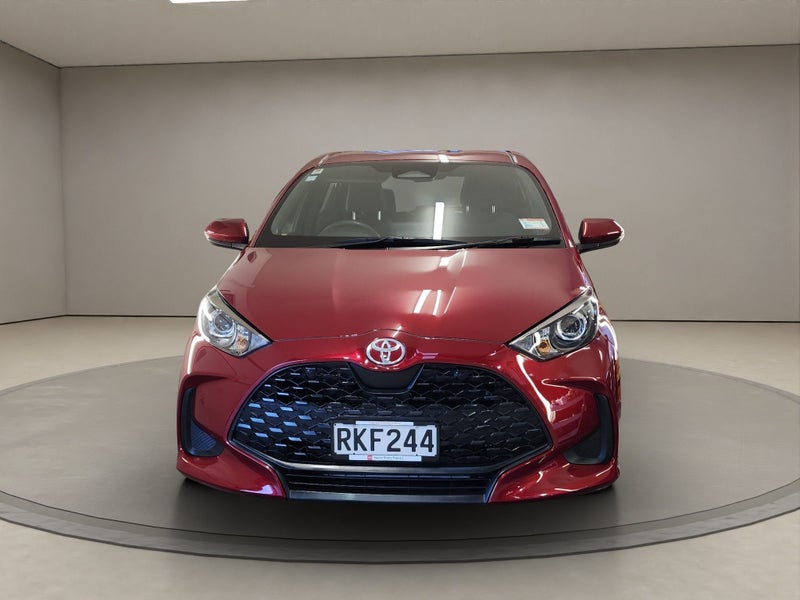 2025 Toyota Yaris GX 1.5L Hybrid FWD Hatchback image 2