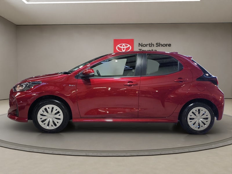 2025 Toyota Yaris GX 1.5L Hybrid FWD Hatchback image 4