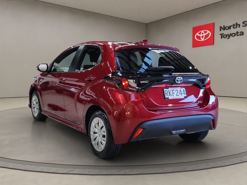 2025 Toyota Yaris GX 1.5L Hybrid FWD Hatchback image 5