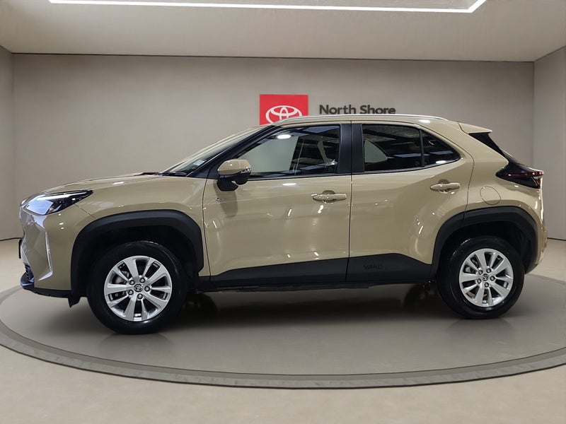 2025 Toyota Yaris GX 1.5L Hybrid FWD SUV image 4