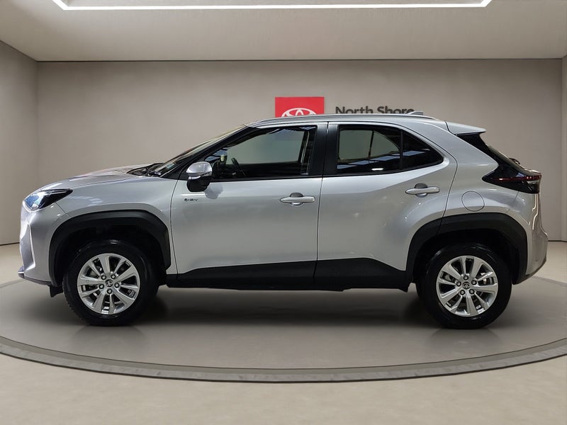 2025 Toyota Yaris GX 1.5L Hybrid FWD SUV image 4