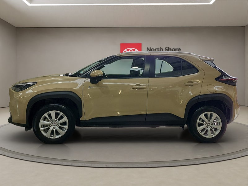 2025 Toyota Yaris GX 1.5L Hybrid FWD SUV image 4