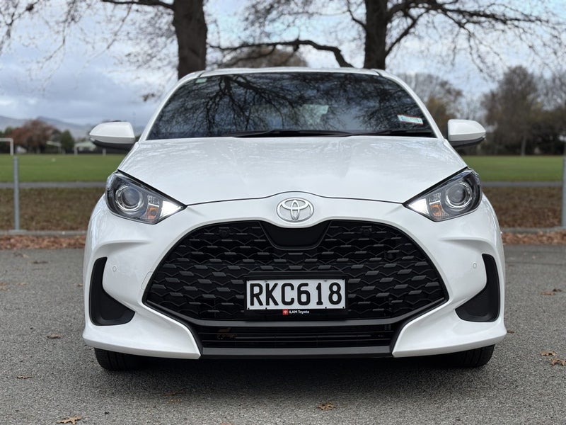 2025 Toyota Yaris GX 1.5P HEV ECVT FWD Hatch image 2
