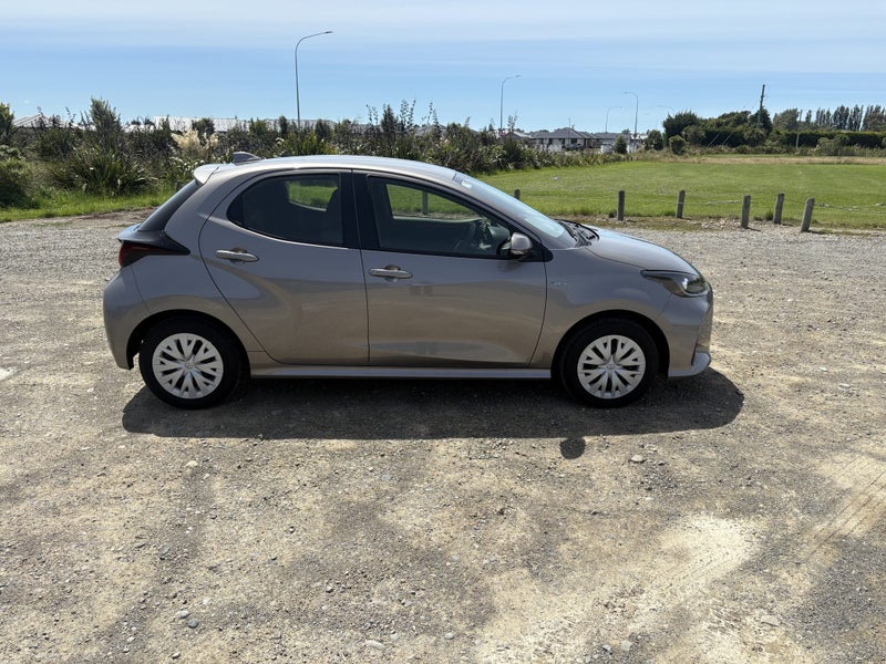 2025 Toyota Yaris GX 1.5P HEV ECVT FWD HB/5D/5S image 3