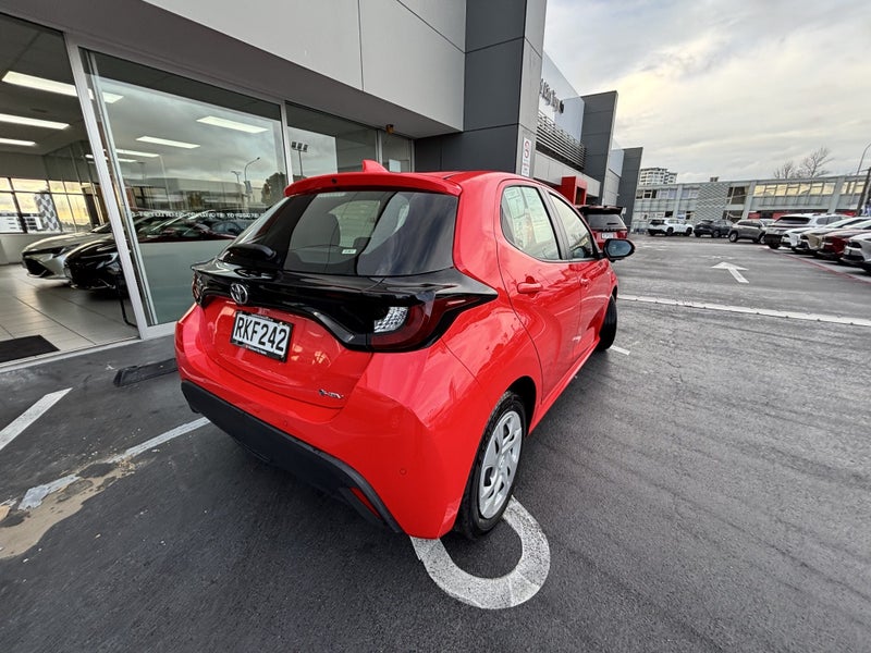 2025 Toyota Yaris GX 1.5P HEV ECVT FWD HB/5D/5S... image 3