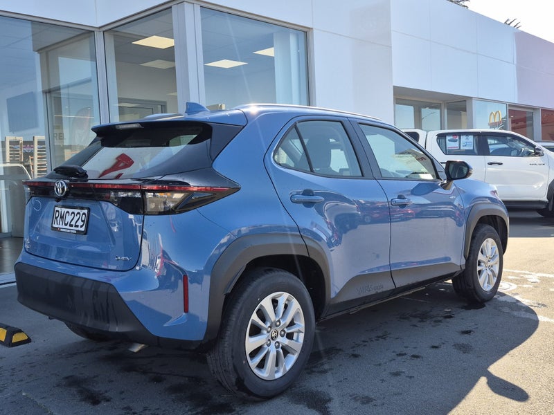 2025 Toyota Yaris GX 1.5P Hybird Auto image 3