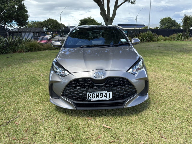 2025 Toyota Yaris GX 1.5P Hybrid Automatic Hatch image 2