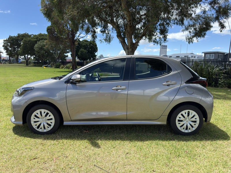 2025 Toyota Yaris GX 1.5P Hybrid Automatic Hatch image 4