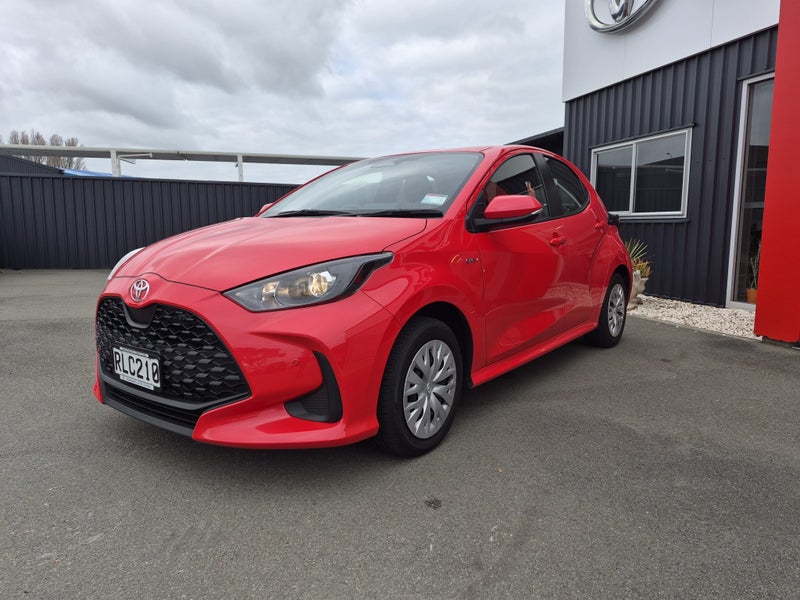 2025 Toyota Yaris GX 1.5P Hybrid FWD Automatic... image 4