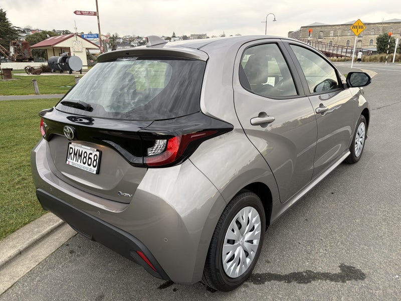 2025 Toyota Yaris GX image 3