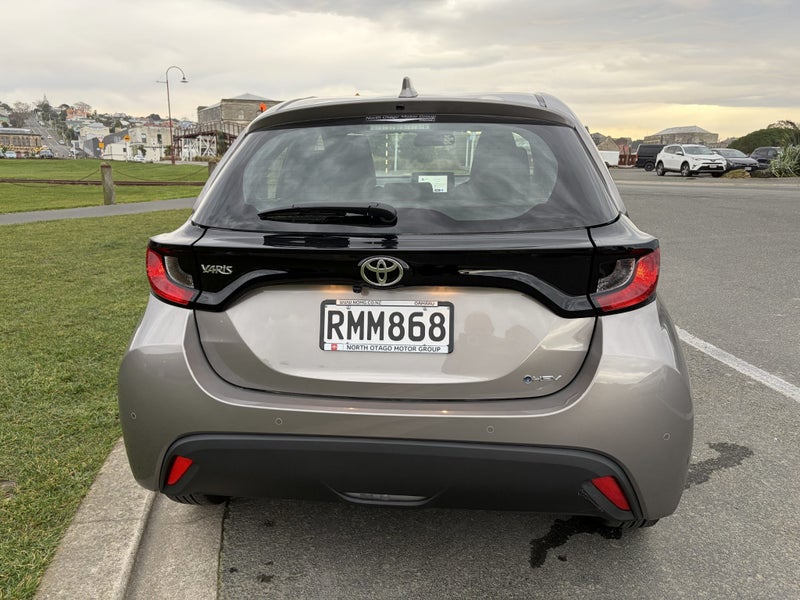 2025 Toyota Yaris GX image 4