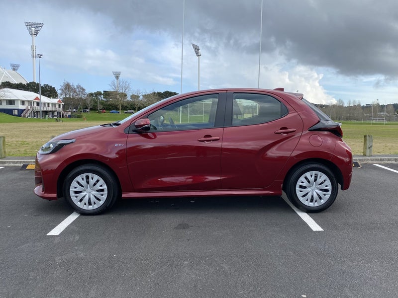 2025 Toyota Yaris GX Hatch 1.5L Petrol HYBRID E... image 4