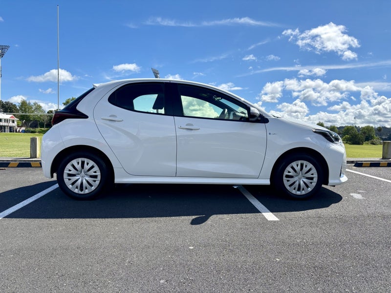 2025 Toyota Yaris GX Hatch FWD 1.5L Petrol HYBR... image 5