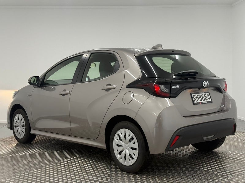 2025 Toyota Yaris GX Hybrid image 2