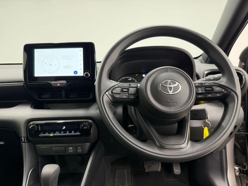 2025 Toyota Yaris GX Hybrid image 4