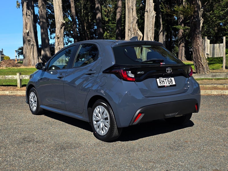 2025 Toyota Yaris GX Hybrid image 5