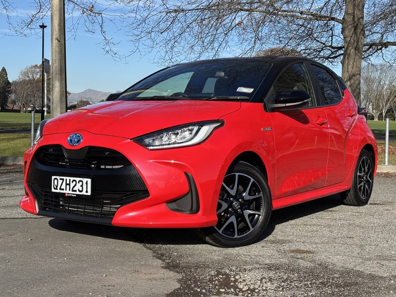 2025 Toyota Yaris ZR 1.5P HV FWD Hatch image 3